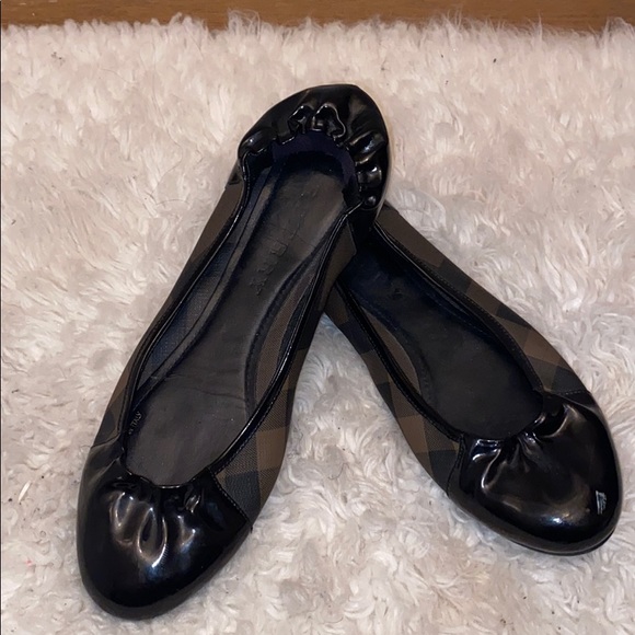 gently worn size 11 Authentic Burberry ballet shoe - Picture 1 of 4